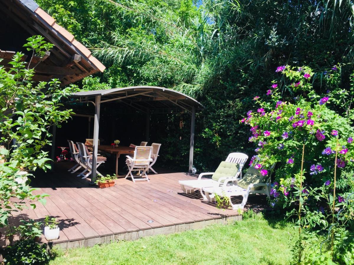 3 Ac Garden Pool Parking 2 Min By Car